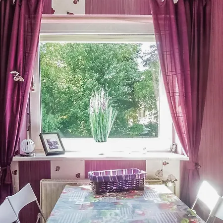 2 Bedroom Stunning In *