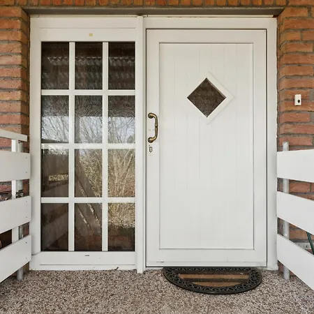 2 Bedroom Stunning In *