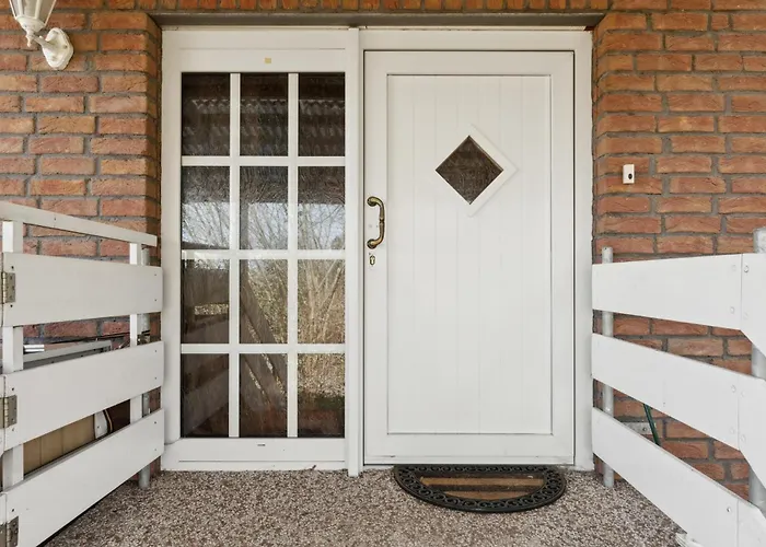 2 Bedroom Stunning In *